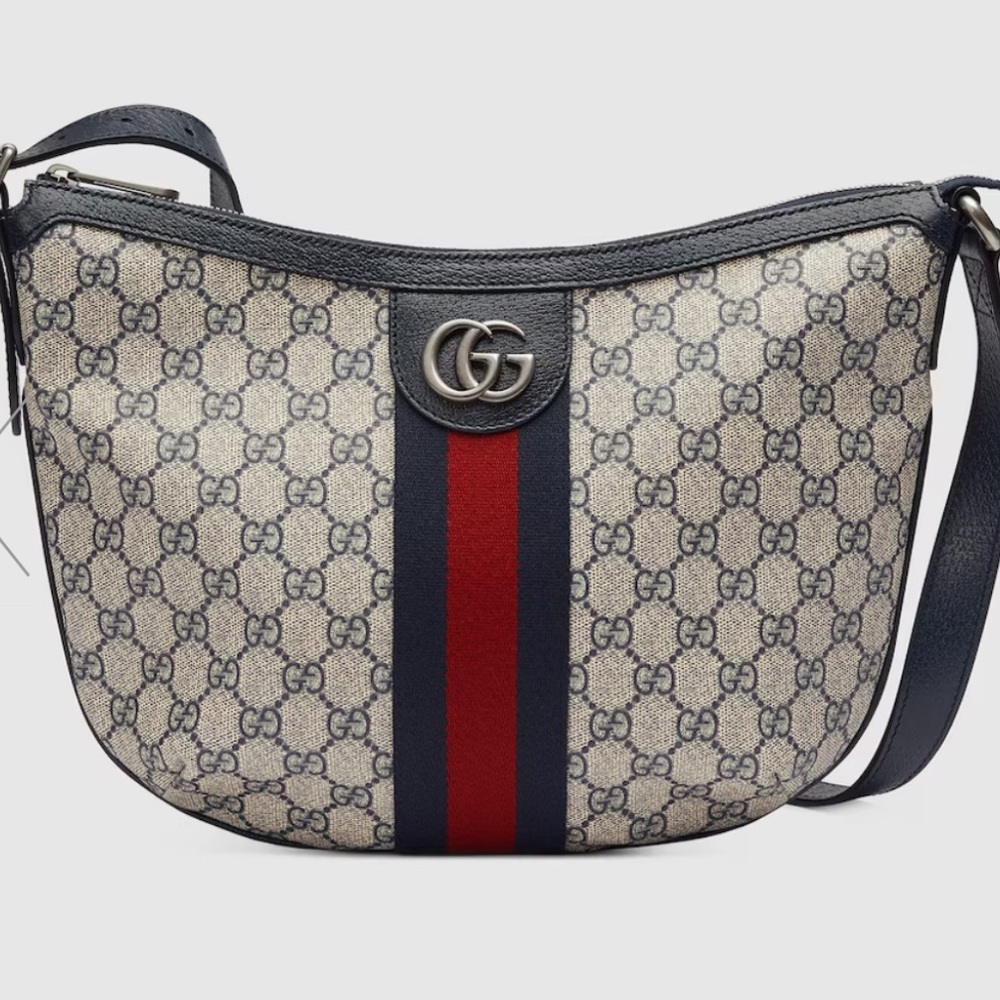 ✨EUC Gucci Beige and Navy GG Canvas Shoulder Bag✨